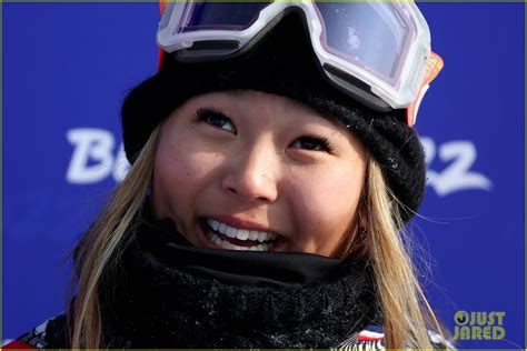 chloe kim halfpipe gold.